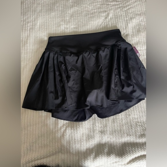 Adore Me Black Skorts with Flowy Pleated Design and Elastic Waistband - Picture 1 of 4